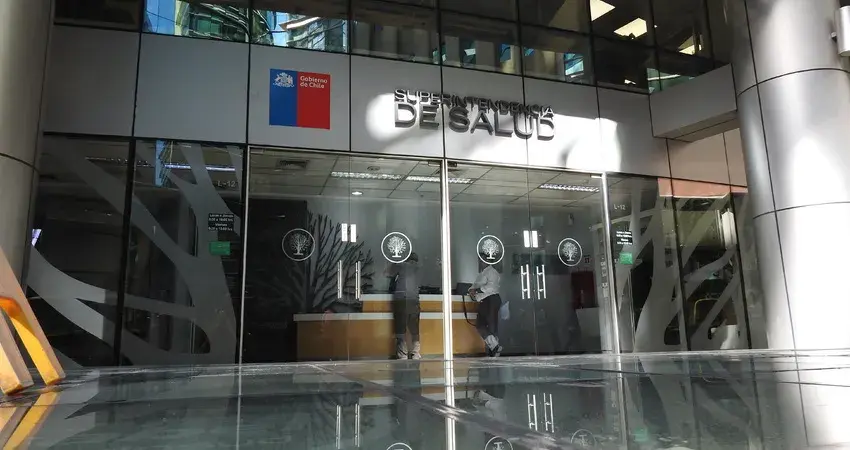 Gobierno recuerda reajuste del precio base en planes de salud